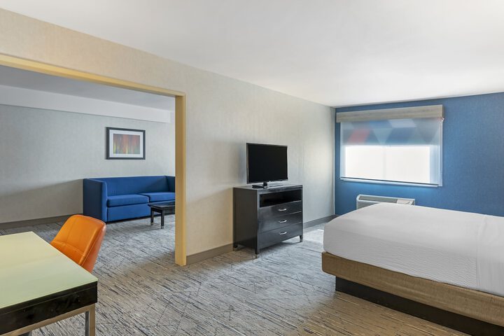 Room 30 of 46