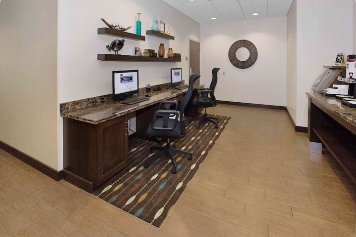 Business Center 73 of 74