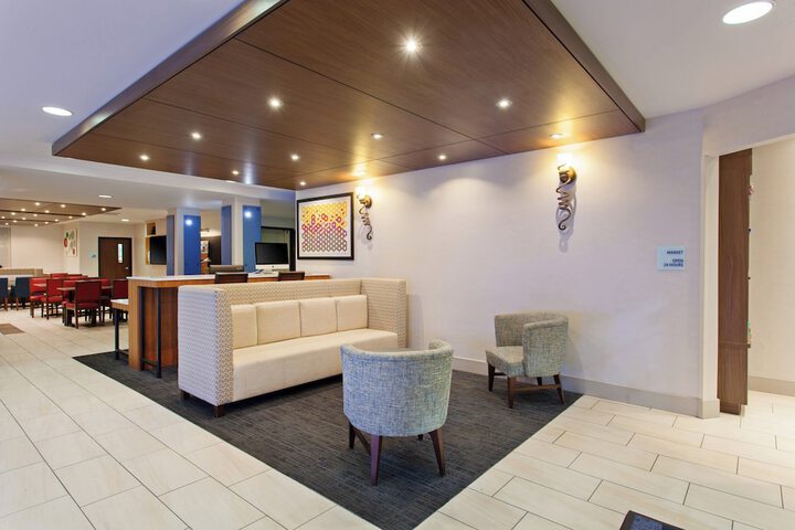 Hotel 7 of 42