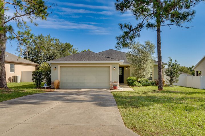 Charming Leesburg Getaway w / Screened Porch!