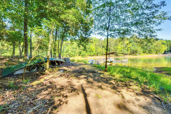 Waterfront Hartwell Apartment w / Dock Access!