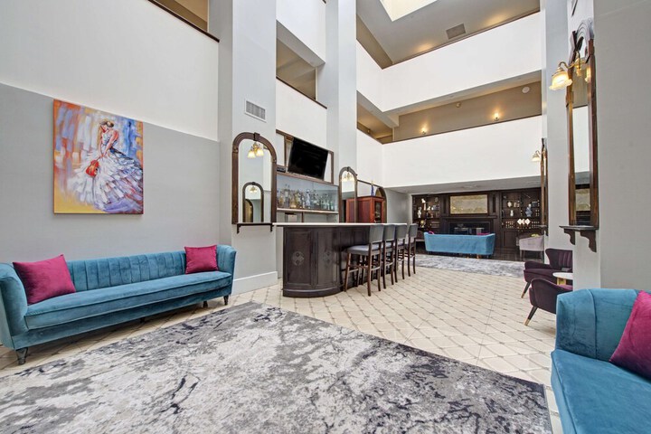 The Roslyn Tapestry Collection by Hilton