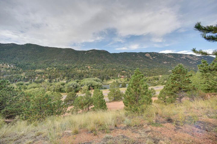 Homey Mtn View Escape: 11 Mi to Garden of the Gods