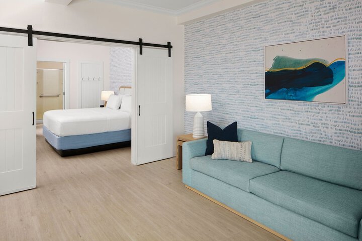 Room 43 of 66