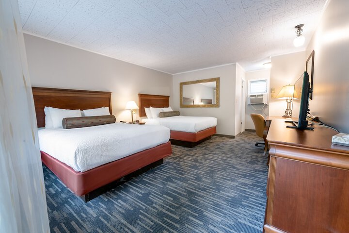 Scottys Lakeside Resort