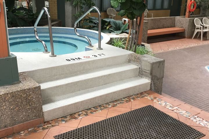 Pool 4 of 29