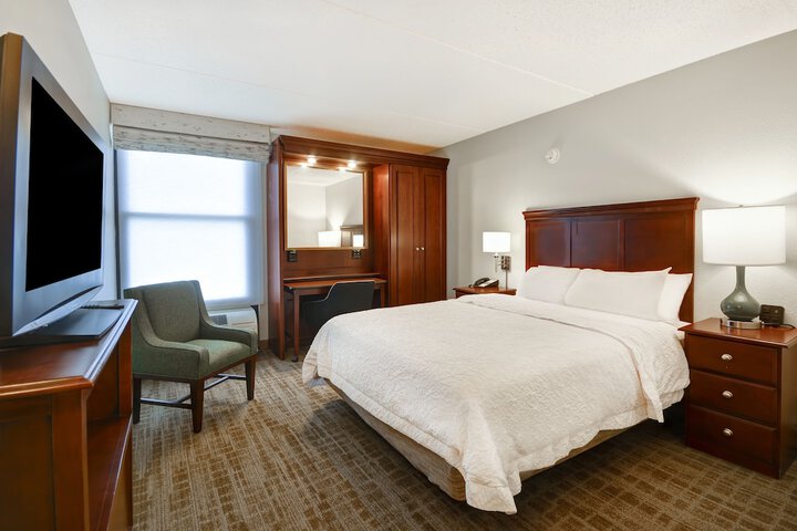 Room 27 of 42
