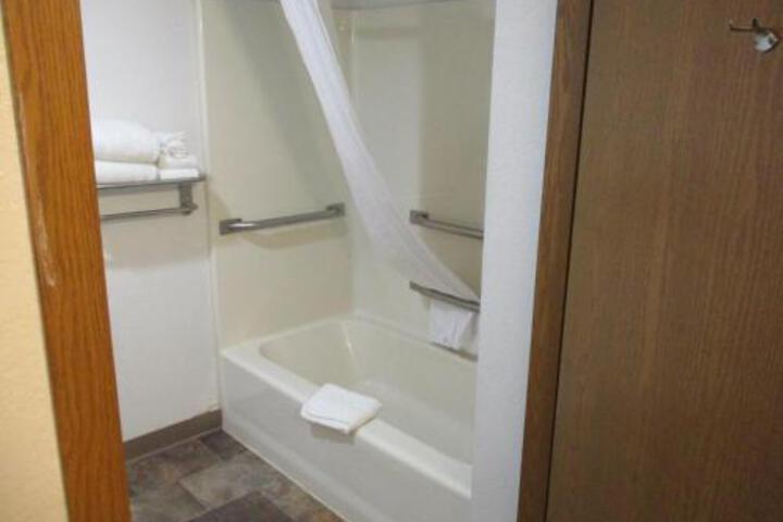 Smart Choice Inn and Suites