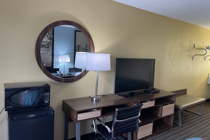 Room 3 of 21
