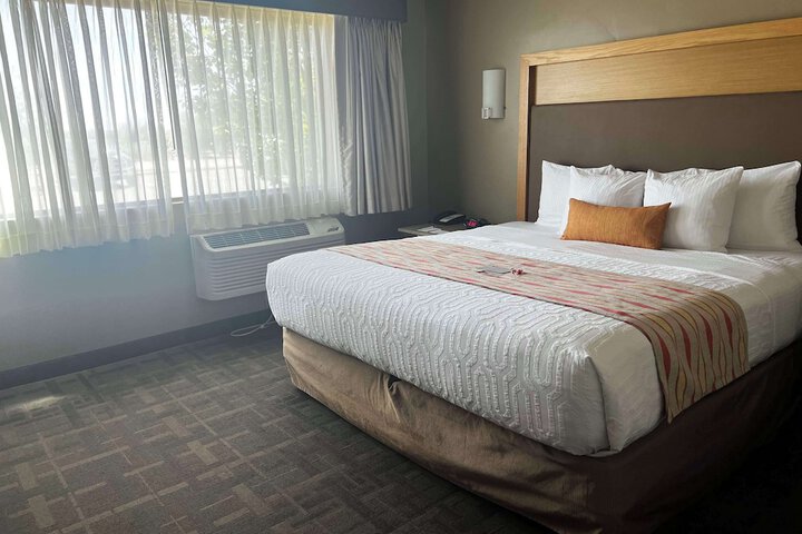 Best Western Plus Landmark Hotel