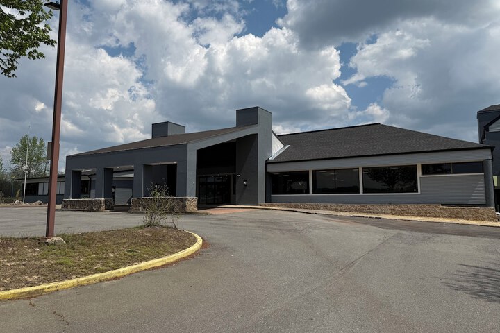 Holiday Lodge Hotel & Conference Center