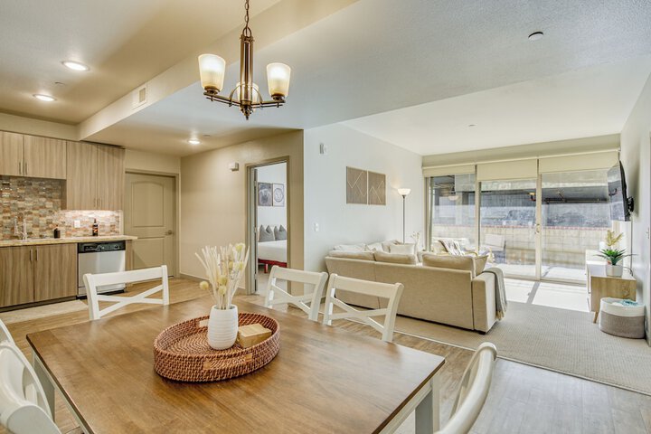 By Seaport Village & Navy Base! Chic Condo w / Pool