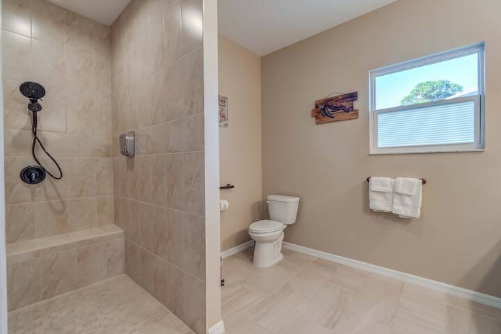 Suite Dreams Guesthouse aka Care Takeover Home
