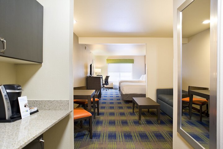 Garner Hotel Brookings by IHG