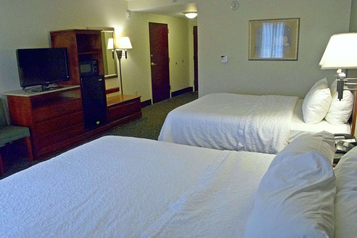 Room 10 of 32