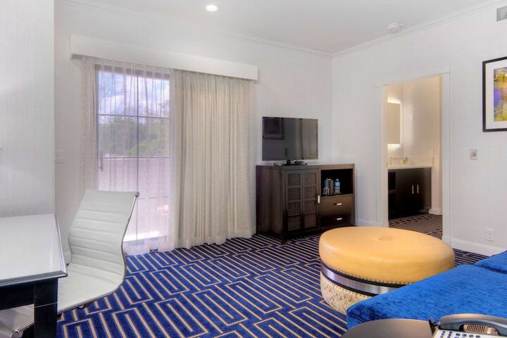 Room 7 of 34