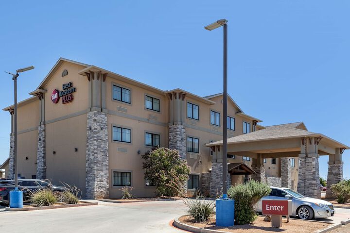 Hotel 2 of 32