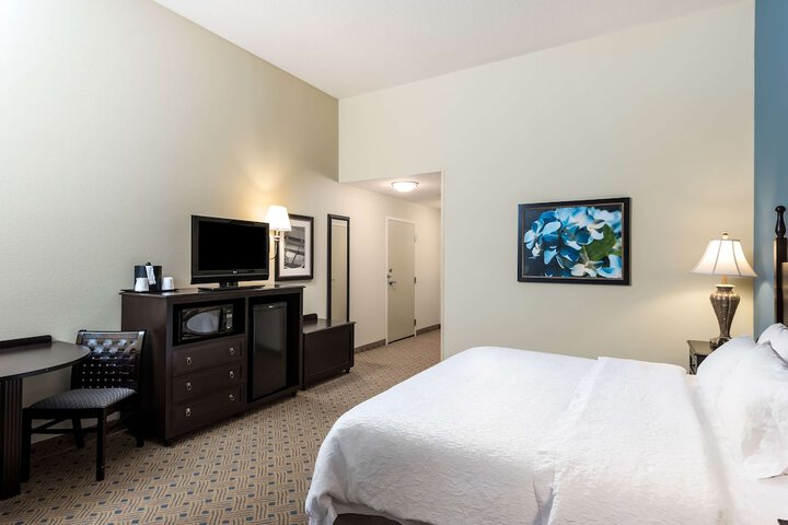 Room 7 of 33
