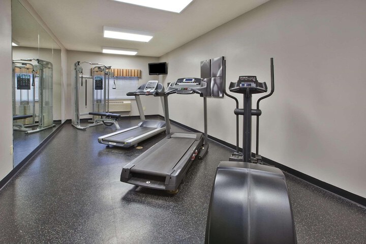 Country Inn & Suites by Radisson Big Rapids, MI