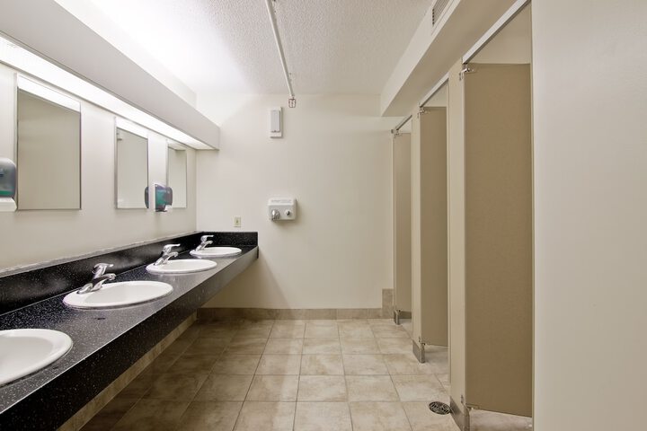 Room 11 of 31