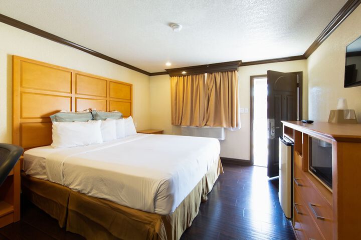Room 15 of 29