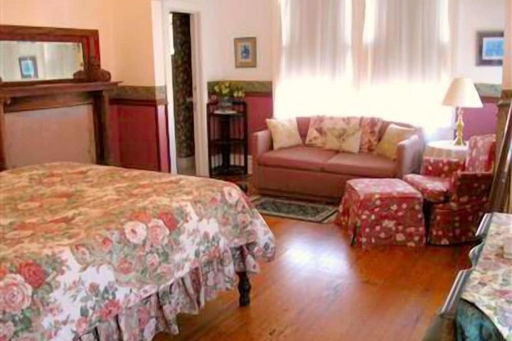 Room 6 of 17