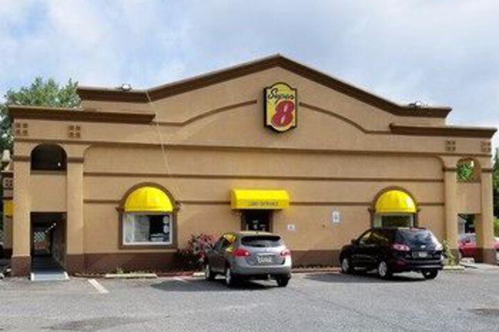 SUPER 8 BELLMAWR NJ PHILADELPH