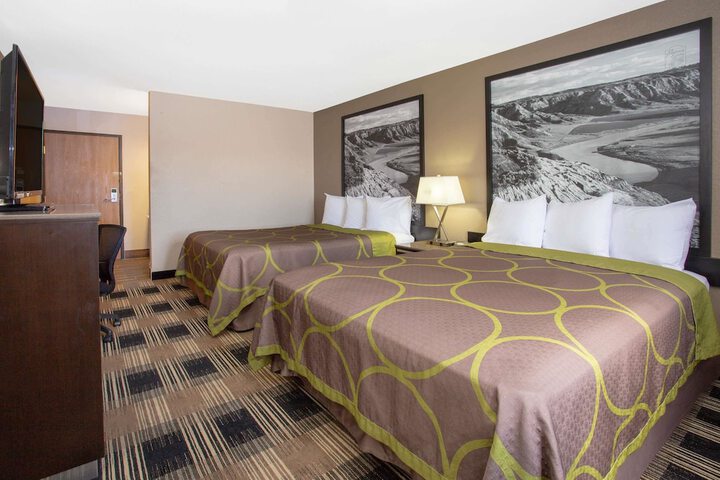 Room 21 of 28