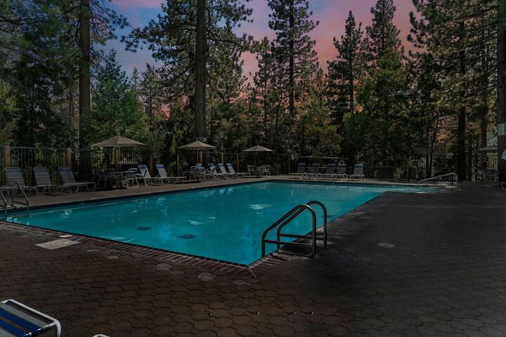 Enjoy Forest Views Retreat at Kingswood Village!