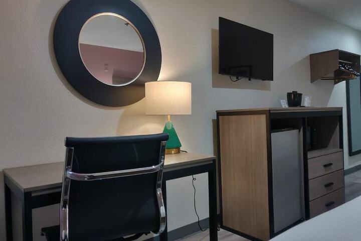 Room 17 of 25
