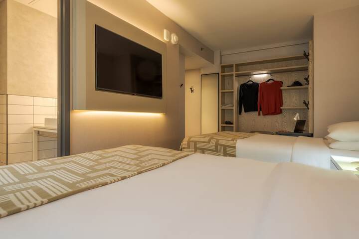 Room 50 of 94