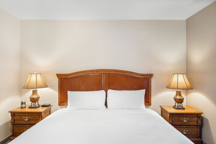 Room 83 of 118