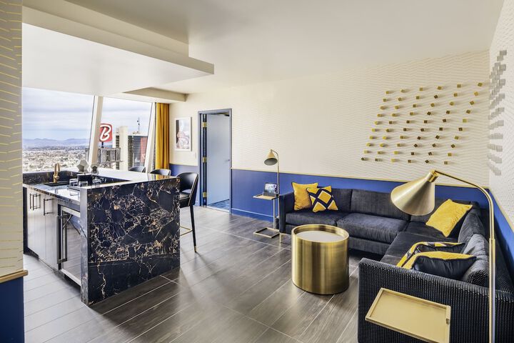 Room 10 of 40