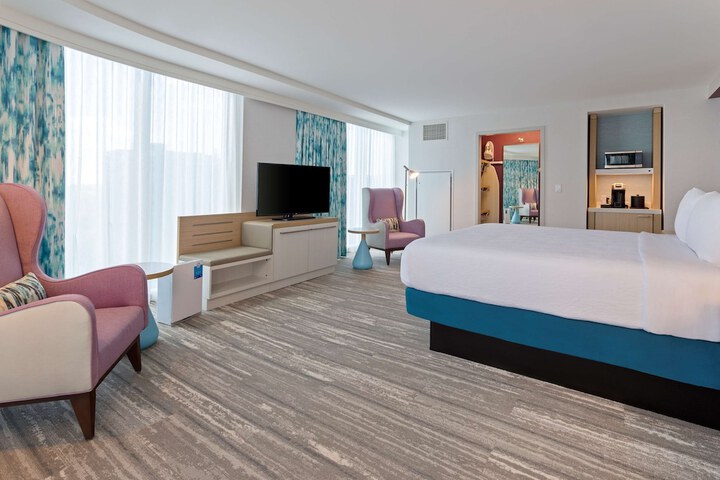 Room 22 of 46