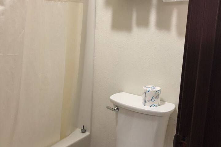 Room 30 of 33