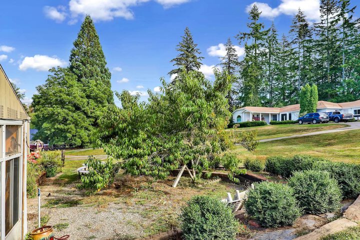 Cozy Ferndale Studio on 20-acre Working Farm!