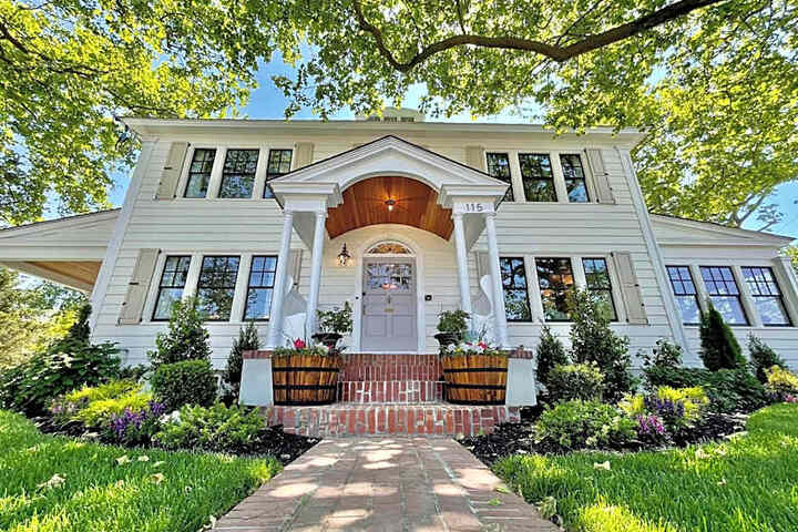 Buttonwood Boutique Hotel