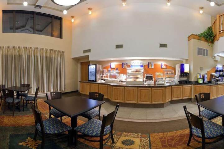 Holiday Inn Express Hotel & Suites Carneys Point by IHG