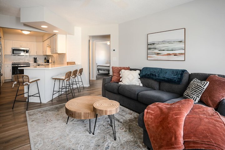 The Overbrook 2BR Pet-friendly Condo Lake Geneva