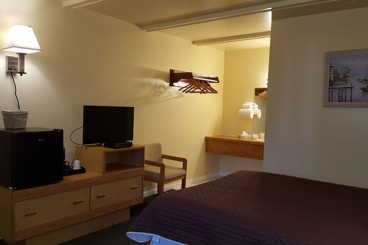 Captains Quarters Motel
