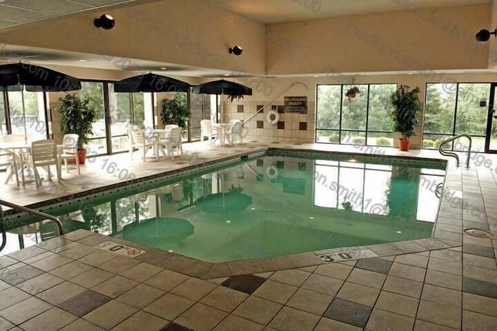 Pool 4 of 24