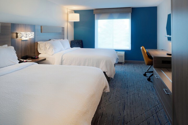 Holiday Inn Express Hotel & Suites Fort Atkinson by IHG