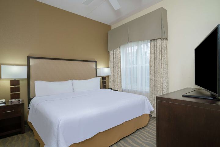 Room 25 of 53