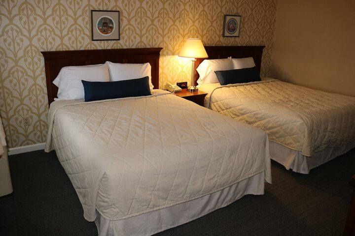 Room 27 of 62