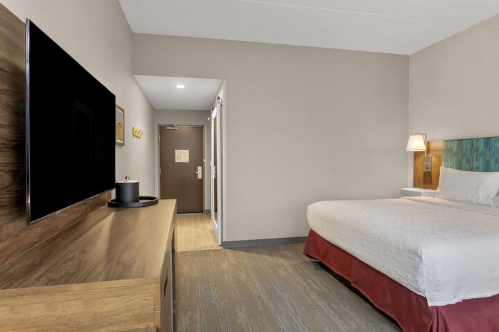Room 14 of 37