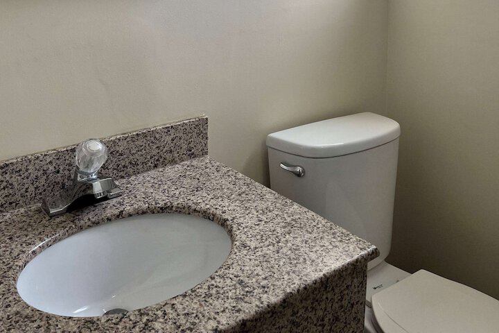 Room 9 of 14