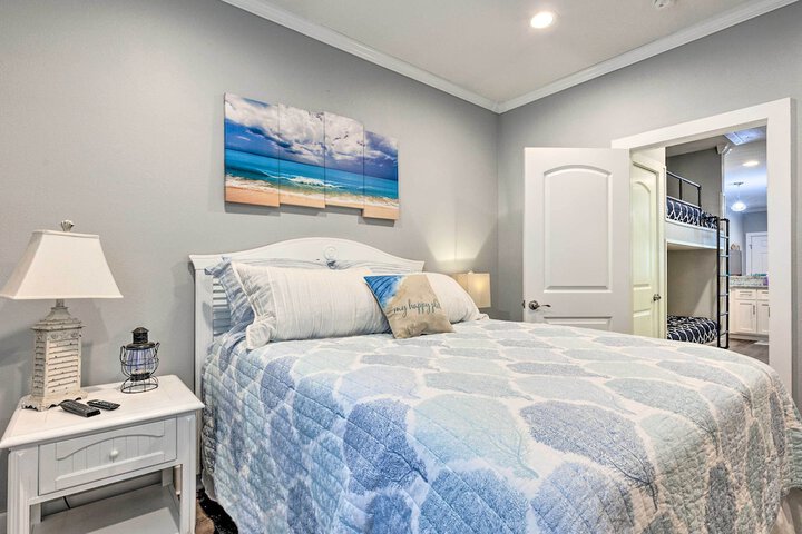 Dauphin Island Retreat: 2 Blocks to Beach!
