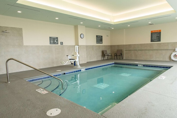 La Quinta Inn & Suite by Wyndham Lake City