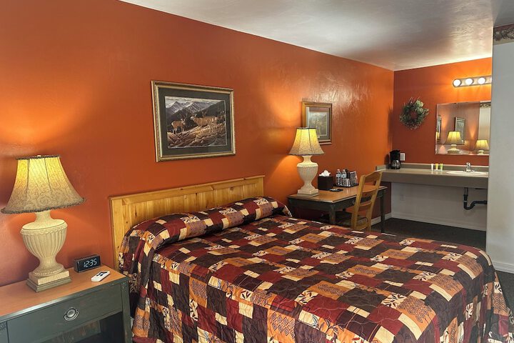 Rustic Inn Motel