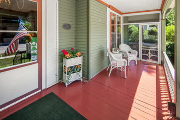 White Swan Inn Bed & Breakfast